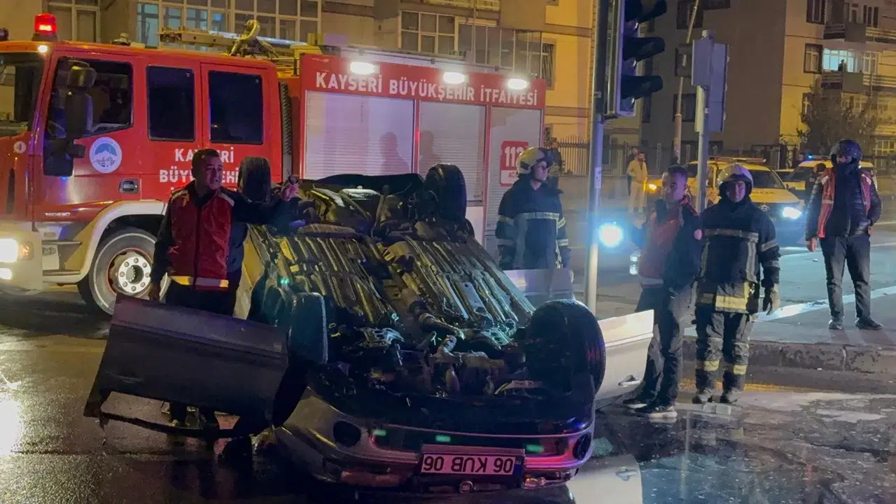 Polisten Kaçan Otomobil Takla Attı: Otomobil Alev Aldı!