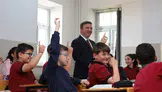 Vali Aydoğdu Kendisini Davet Eden Öğrenciyi Unutmadı