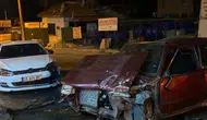 İki Otomobil Kafa Kafaya Çarpıştı: Araçlar Hasar Gördü