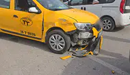 Bursa’da Ticari Taksi ile Otomobil Kazasında 2 Kişi Yaralandı