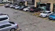 Çekmeköy’de Cip Önce Otomobile Çarptı Sonra Kafeye Girdi