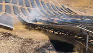 Siirt Kurtalan'da Güneş Enerjisi Tarlasında Yangın! Ekipler Alevlere Müdahale Etti