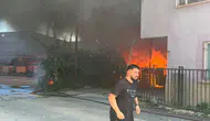 Antalya'da Korkutan Yangın! Ev ve Depo Alevlere Teslim Oldu