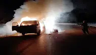 Gece Saatlerinde Korkutan Olay! Minibüsü Alevler Sardı