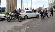 Okul Önünde Silahlı Tehdit Alarmı: Polis Ekipleri Yakaladı