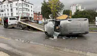 Sivas’ta Hafif Ticari Araç Ağaca Çarparak Yan Yattı: 4 Yaralı