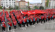 Sivas’ta 900 Öğrenciden Türk Bayraklı Dev Koreografi!