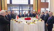 Sivas’ta Protokol ve Vatandaşlar Bayramlaşma Programında Bir Araya Geldi