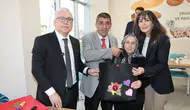 Yılmaz Şimşek Çiçeklerle Annelerin Gününü Kutladı