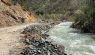 Koyulhisar’da Dere Taşkını Sonrası Köy Yollarında Onarım Çalışması