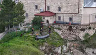 Abdülvahabi Gazi Türbesi Çevresinde Kaya Islahı Çalışmaları Devam Ediyor