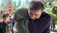 Şehit Mezarlarına Karanfil Bırakıldı, Gözyaşları Sel Oldu