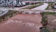 Sivas’ta Yağışlarla Canlanan Fadlum Deresi Kızıl Rengiyle Yeniden Akmaya Başladı