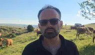 Keneye karşı uyarıda bulunurken üzerinde kene gezdiği fark edildi