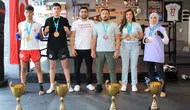 Sivaslı Sporculardan WAKO Dünya Kupası’nda Büyük Başarı: 4 Kupa, 5 Madalya ile Döndüler