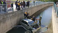 Sulama Kanalına Düşen Otomobilde Can Pazarı Yaşandı!