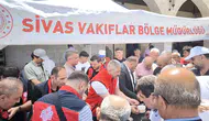 Sivas Vakıflar Bölge Müdürlüğü'nden Anlamlı İkram! Yüzlerce Vatandaş Sıraya Girdi!