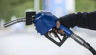 Akaryakıtta tabela yeniden değişiyor: Benzine indirim geliyor