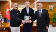 Sivas’ın Kültürel Değerlerini Anlatan Kitabın İkinci Baskısı Başkan Uzun’a Takdim Edildi