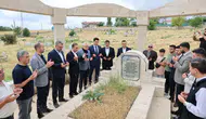 Sivas'ta Vali Şimşek'ten Aşık Ruhsati'nin Kabrine Ziyaret