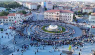 Sivas’ta 1058 Kadın Kent Meydanı’nda Halay Çekti