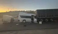 Malatya'da Tarım İşçilerini Taşıyan Minibüs Tıra Çarptı