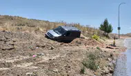 Sultandere Mahallesi'nde Kaza Paniği: Araç Toprak Alanda Durabildi