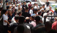 Manisa'da Motosikletli Saldırı Dehşeti! Baba ve Oğul Yan Yana Defnedildi
