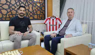 Taha Akgül'den Başkan Adem Uzun'a Ziyaret