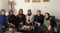 Sivas’ta Duygulandıran Anlar! Rukiye Toy’un Ziyaretinde 86 Yaşındaki Teyzeden Erdoğan’a Dua
