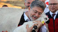 Bakan Yumaklı Sivas’ta Bal Sağdı: Hedef Dünya Birinciliği