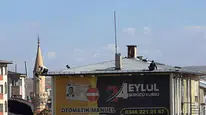 Sivas’ta 5 Katlı Binanın Çatısında Tehlikeli Mesai