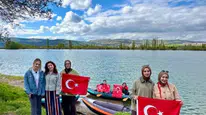 Serpincik Göleti’nde 19 Mayıs Coşkusu: Gençlerden Bayraklı Kano Gösterisi