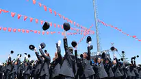 Sivas'ta Gurur Günü! Geleceğin Kahramanları Yemin Etti, Gökyüzü Keplerle Renklendi!