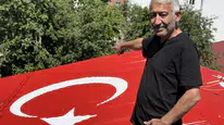 Sivas’ta Çatısına Türk Bayrağı Çizen Usta, Milli Gururunu Evinin Üzerinde Yaşatıyor