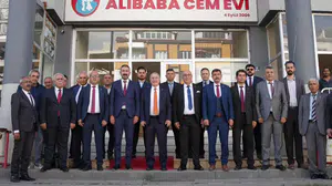 Sivas'ta Siyasi Bomba! Ümit Özdağ'ın Yanındaki O İsim Herkesi Şaşırttı!