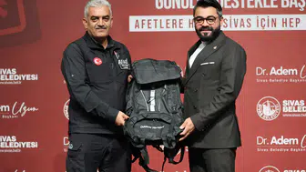 Sivas Belediyesi'nden Mahalle Temelli Afet Adımı: Gönüllü İtfaiyeciler Sertifikalarını Aldı