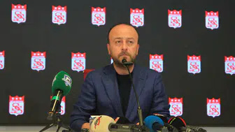 Sivasspor Başkanı Burak Özçoban’dan Transfere ve Finansal Duruma Dair Dev Açıklamalar