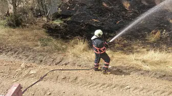 Çankırı'da Örtü Yangını Paniği: İtfaiye Trafoya Sıçramadan Söndürdü