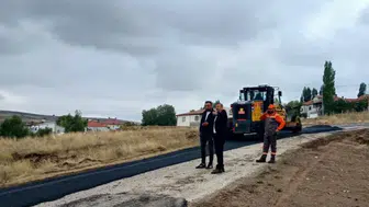 Sivas Altınyayla’da Hafta Sonu Mesaisi: Köy Yollarında Çalışmalar Sürüyor
