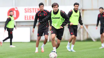 Sivasspor Milli Arada Tempoyu Artırdı: Çift İdmanla Hazırlık