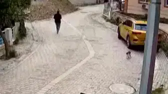 Avcılar’da Korku Dolu Anlar: 76 Yaşındaki Kadın Rögara Düştü