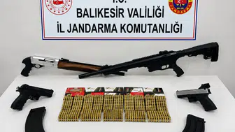 Balıkesir'de Dev Silah Kaçakçılığı Operasyonu! Bandırma ve Ayvalık'ta 10 Gözaltı