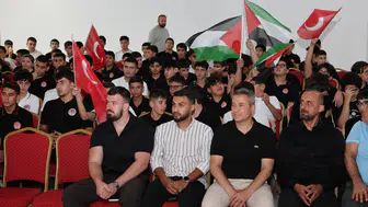 Bombalar Altında Okumak: Gazzeli Gençlerin İnatçı Mücadelesi