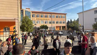 Manisa’da Okul Önünde Silahlı Saldırı