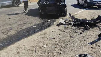 Siirt'in Eruh İlçesinde Feci Kaza! Hafif Ticari Araç İle Kamyonet Çarpıştı: 4 Yaralı