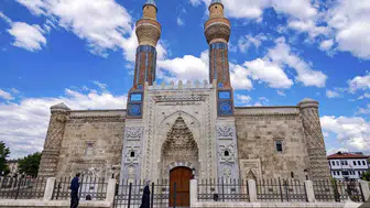 Gök Medrese: Sivas’ın Selçuklu Mirası Geleceğe Taşınıyor