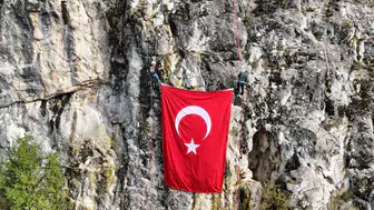 Dağcılardan Cesaret İsteyen Cumhuriyet Kutlaması!