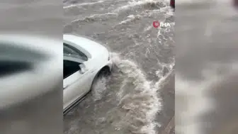 Diyarbakır'da Sağanak Hayatı Felç Etti! Alt Geçitler Suyla Doldu