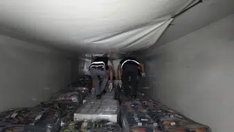 Kocaeli'de Tırdan Kaçak Ürün Fışkırdı! 96 Bin 500 Paket Ele Geçirildi